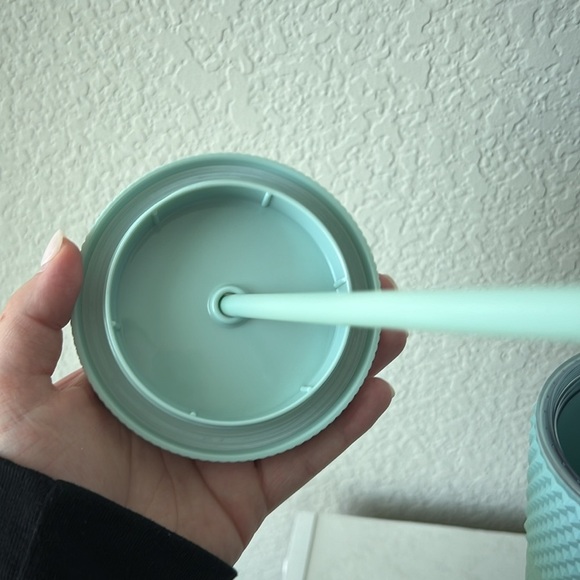 Starbucks Venti Matte Green Studded Tumbler - Picture 4 of 5